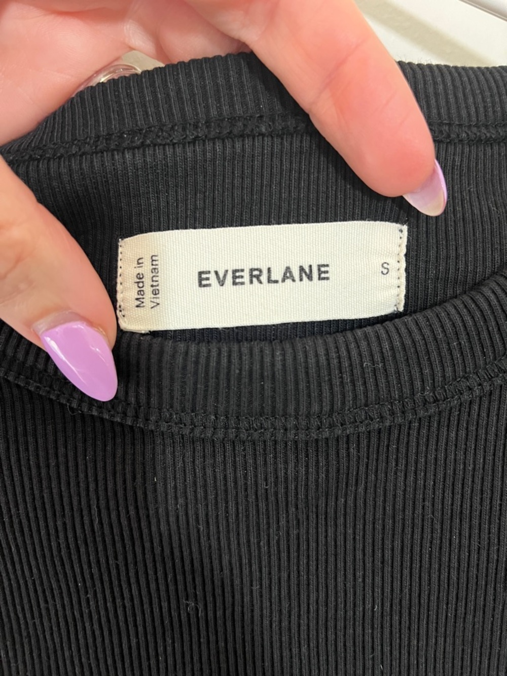 Everlane Black Ribbed Crop Tee - Size Small - Picture 2 of 5